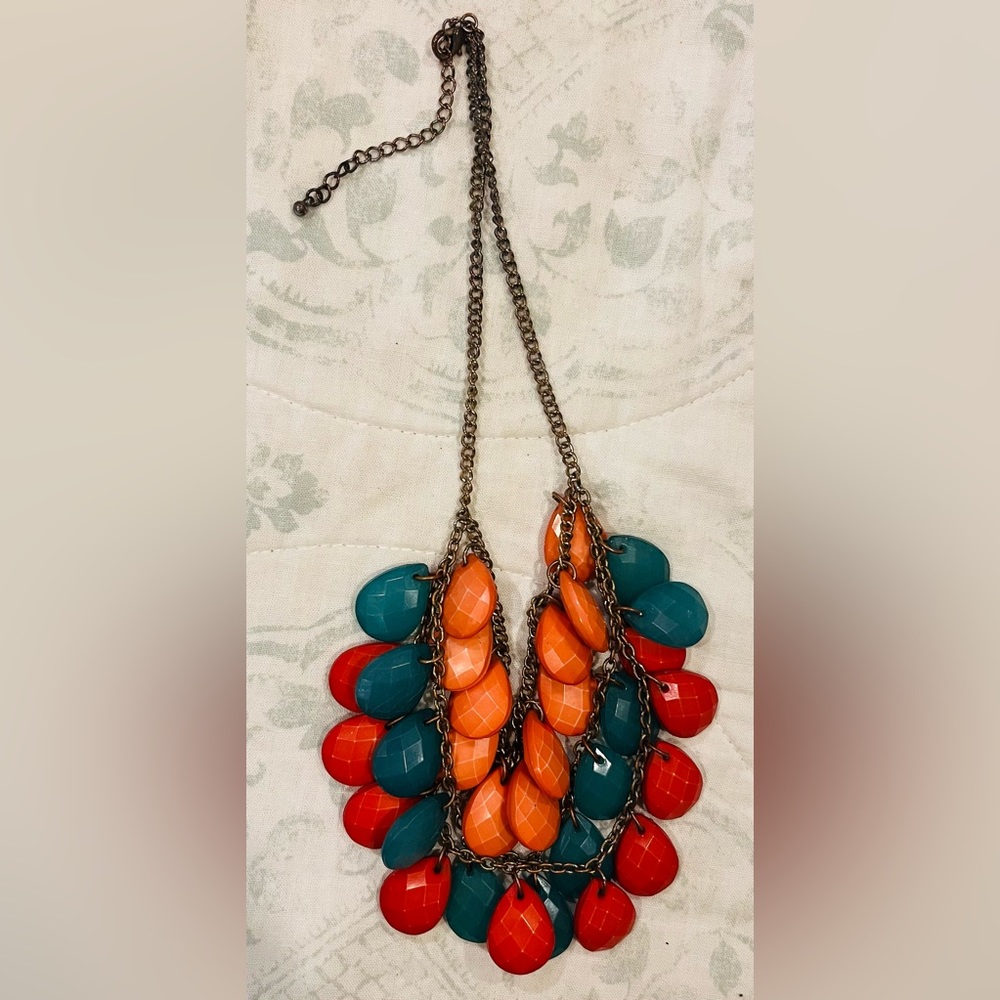 Beautiful 3 tiered stone necklace